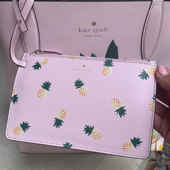 Authentic KATE SPADE Leather Pineapple print Reversible tote - Picture 5 of 9